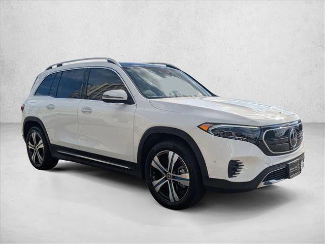 Used 2023 Mercedes-Benz EQB 350 4MATIC SUV image 3