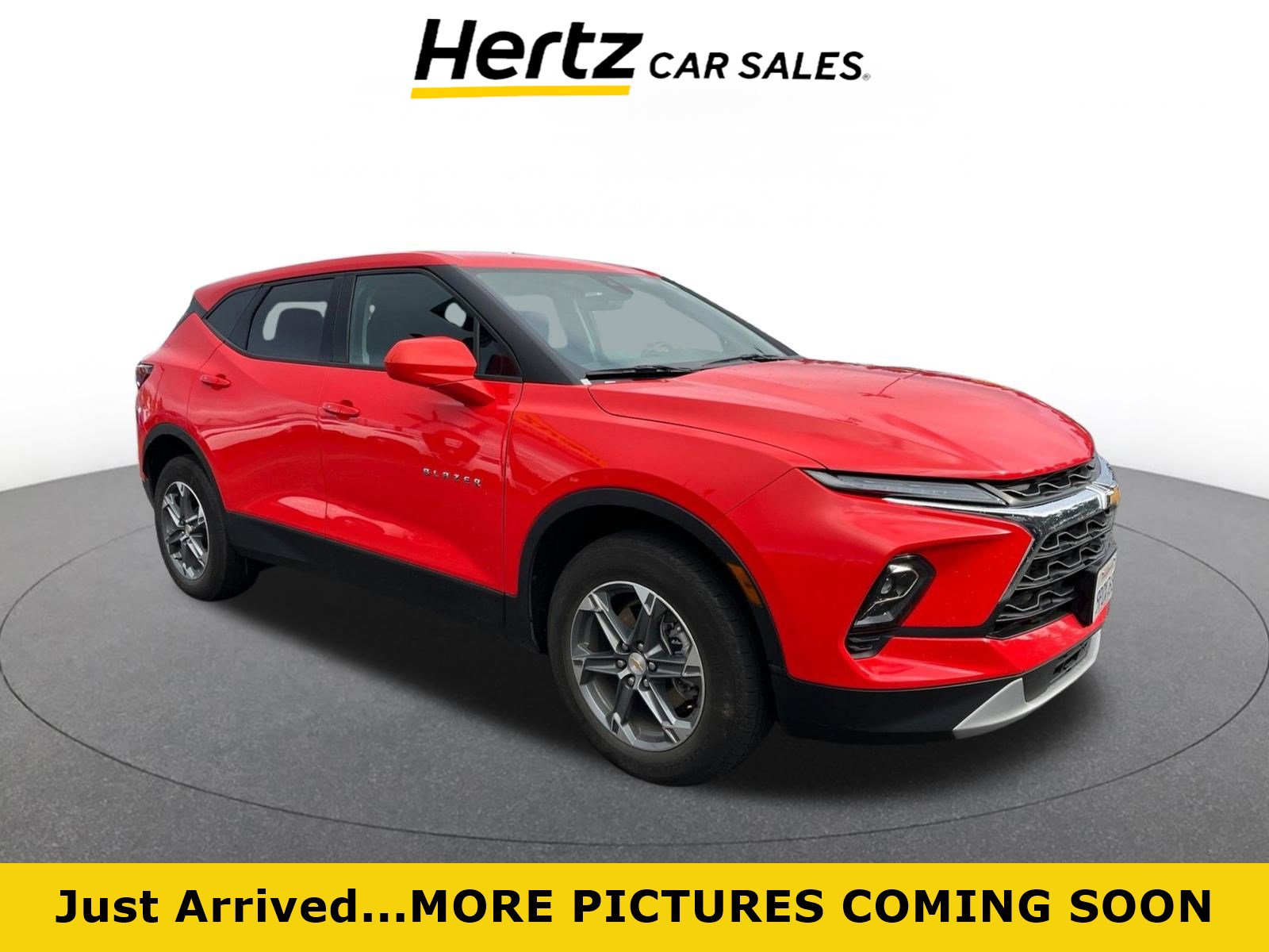 Used 2025 Chevrolet Blazer LT image 1