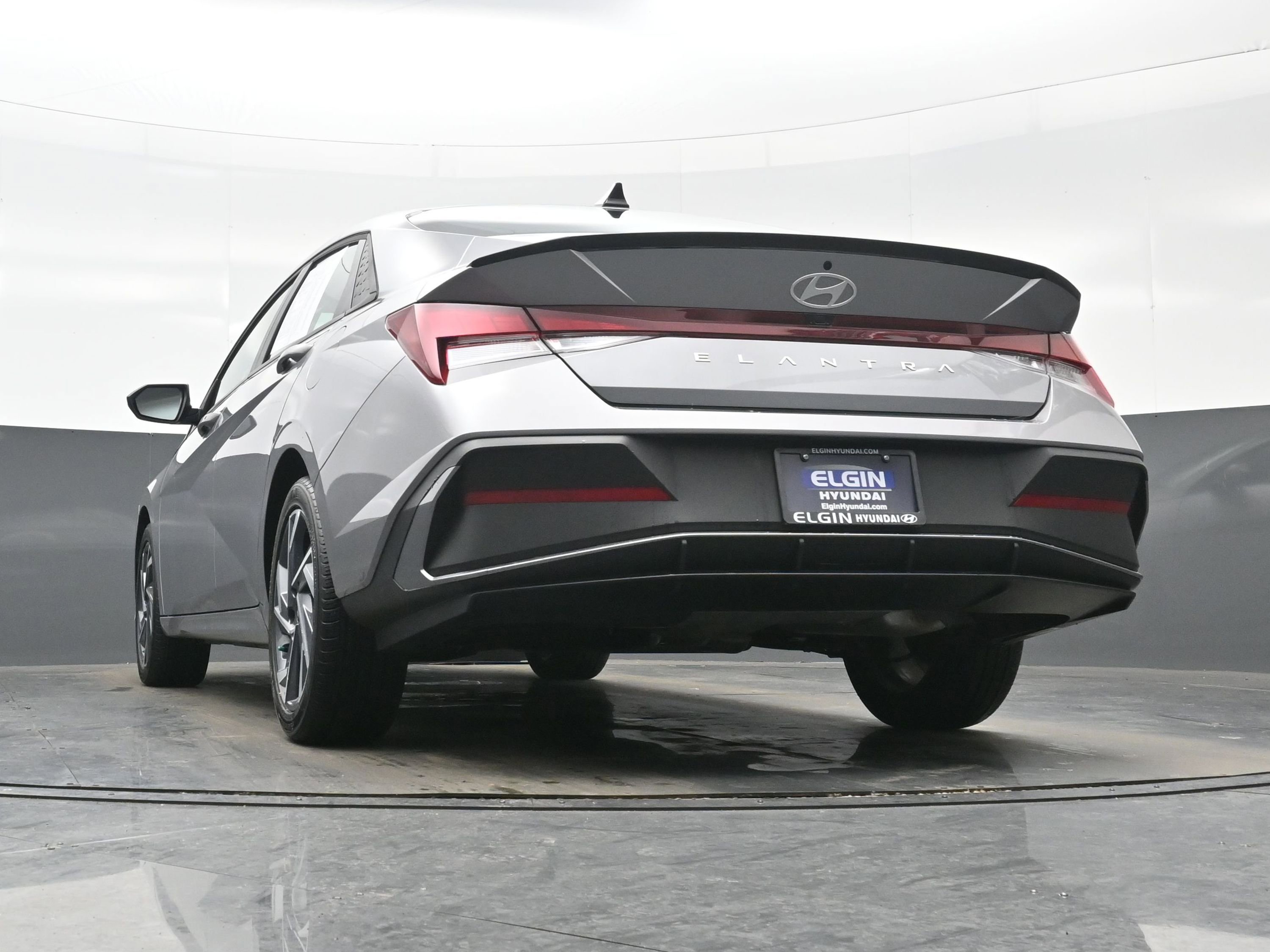 Certified 2025 Hyundai Elantra Sport image 28