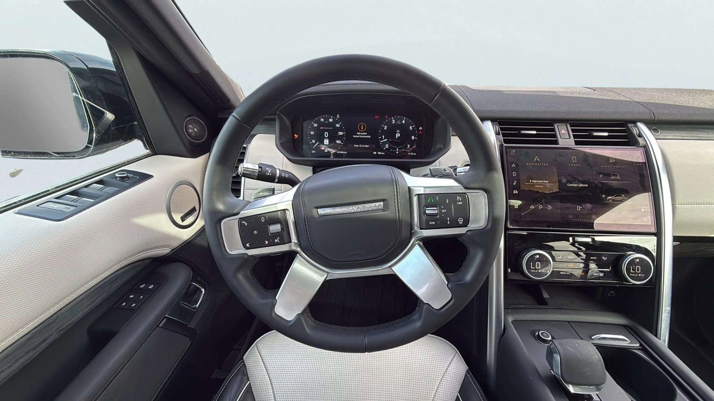 Used 2022 Land Rover Discovery HSE R-Dynamic image 12