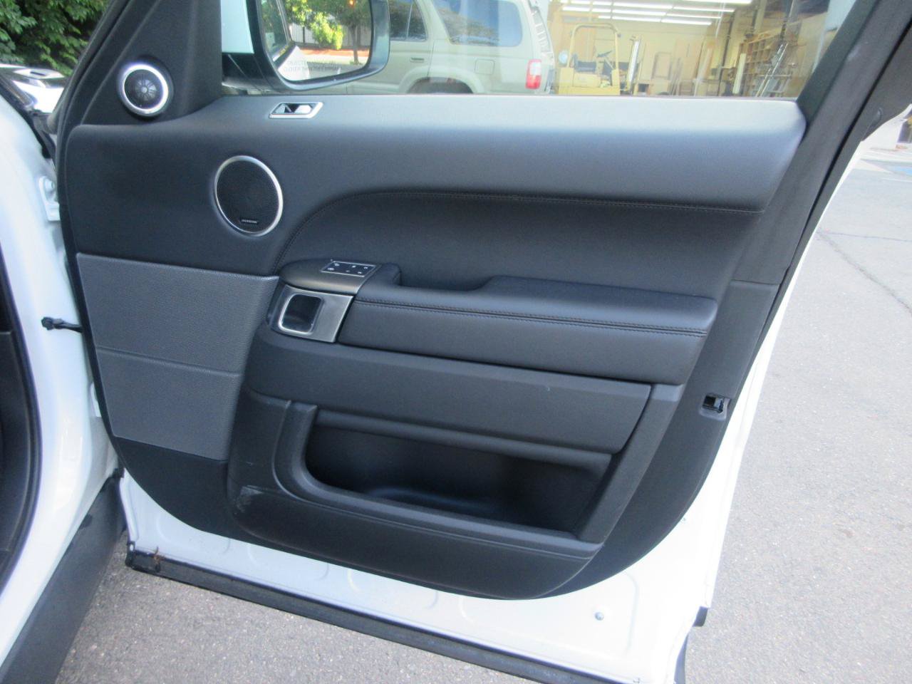 Used 2020 Land Rover Range Rover Sport SE AWD/4WD image 21