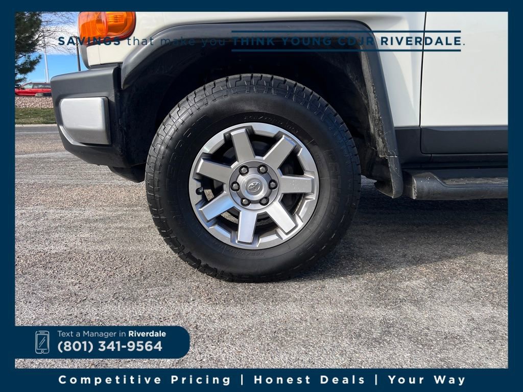 Used 2014 Toyota FJ Cruiser 4WD w/ Upgrade Package image 21