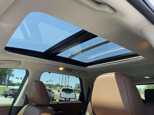 Used 2024 Nissan Pathfinder Platinum FWD image 18