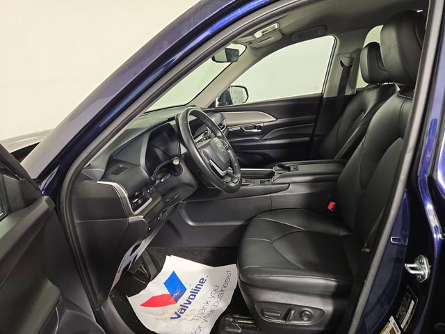 Used 2025 Toyota Grand Highlander AWD image 12