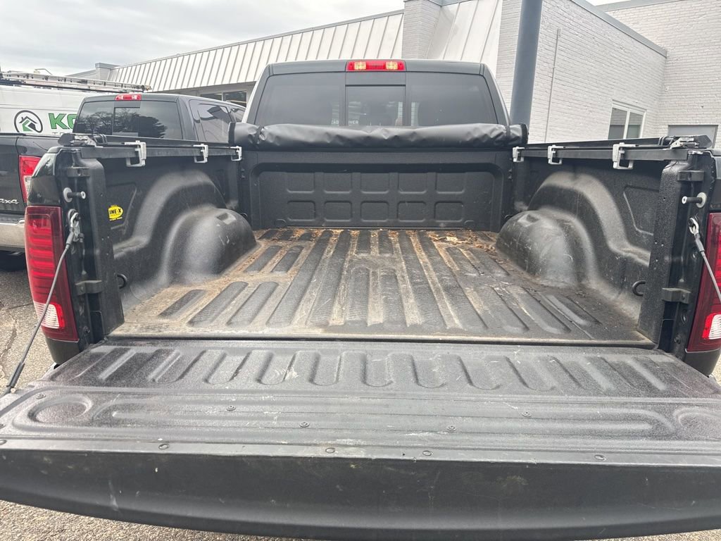 Used 2018 RAM 2500 Laramie w/ Sport Appearance Group AWD/4WD image 3