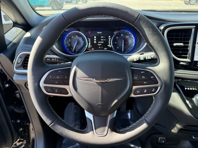 New 2026 Chrysler Pacifica Select image 17
