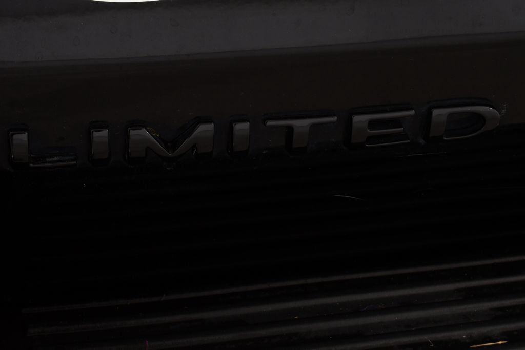 Used 2019 Ford Expedition Limited w/ Equipment Group 303A AWD/4WD image 23