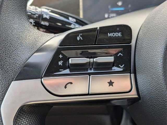 Used 2024 Hyundai Elantra SEL FWD image 21