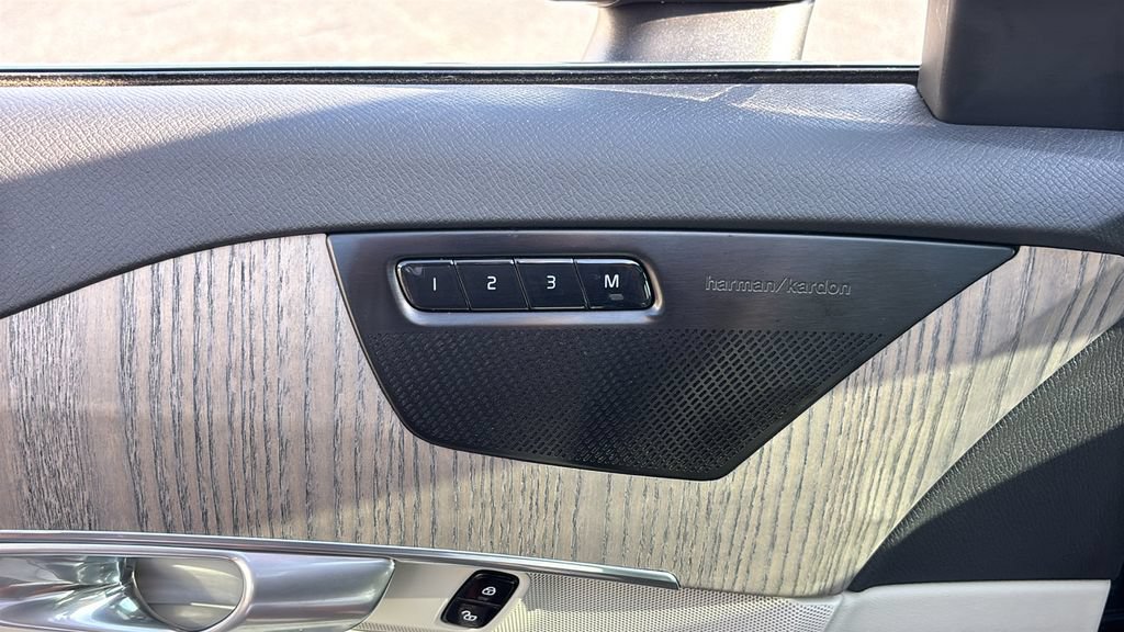 Certified 2023 Volvo XC90 B6 Plus w/ Protection Package Premier AWD/4WD image 11