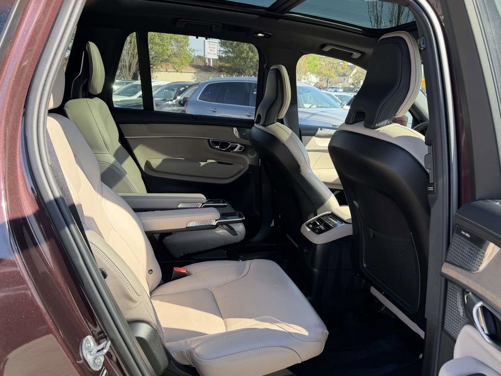 Used 2025 Volvo XC90 T8 Ultra image 13