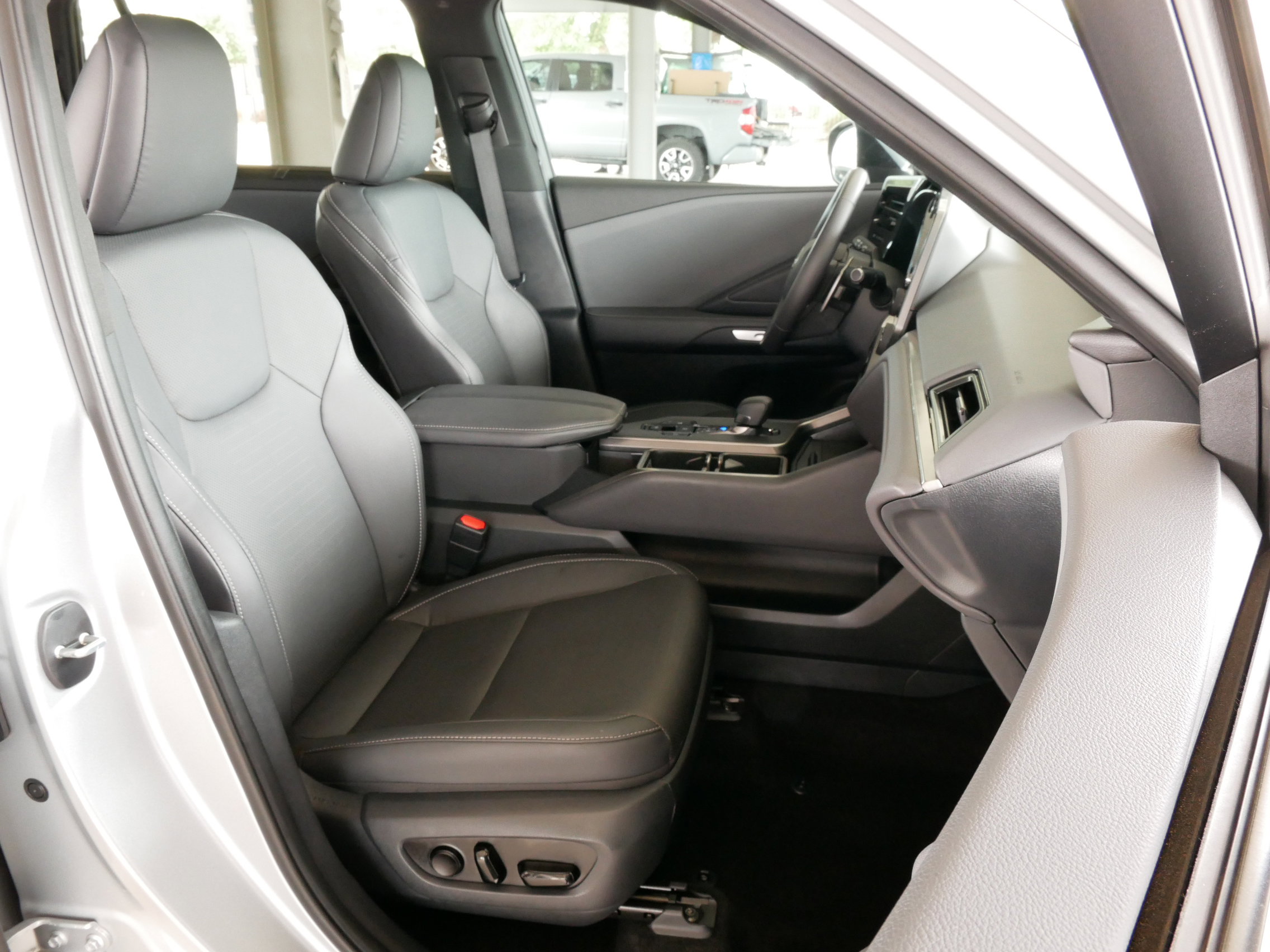 Used 2024 Lexus TX 350 FWD w/ Cold Weather Package image 8