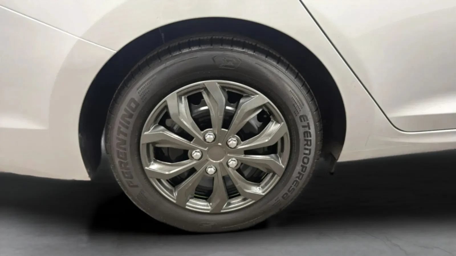Used 2020 Hyundai Accent SE w/ Cargo Package FWD image 25