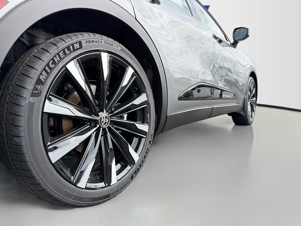 New 2026 Toyota Crown Platinum image 13