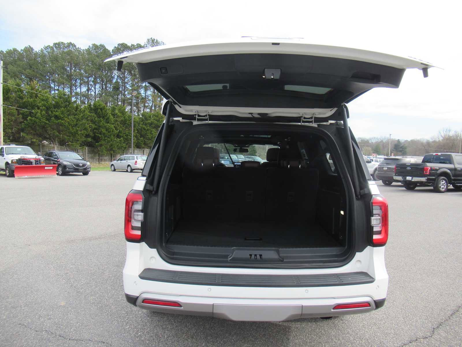 Used 2022 Ford Expedition Max Limited image 20