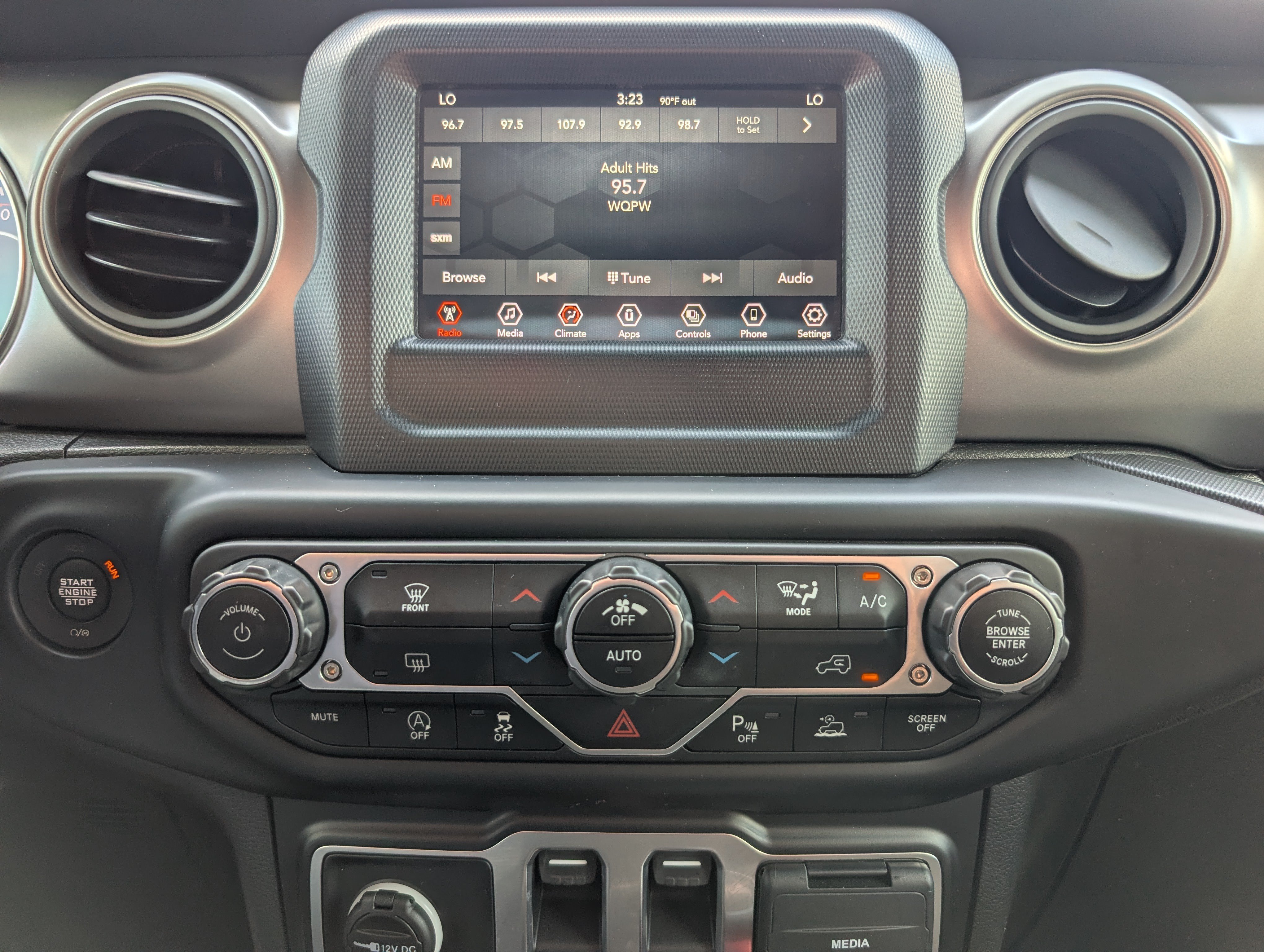 Used 2021 Jeep Wrangler Sport AWD/4WD image 14