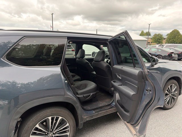 Used 2025 Toyota Grand Highlander AWD Hybrid image 18