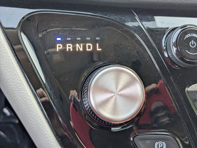 Used 2023 Chrysler Pacifica Touring-L image 12