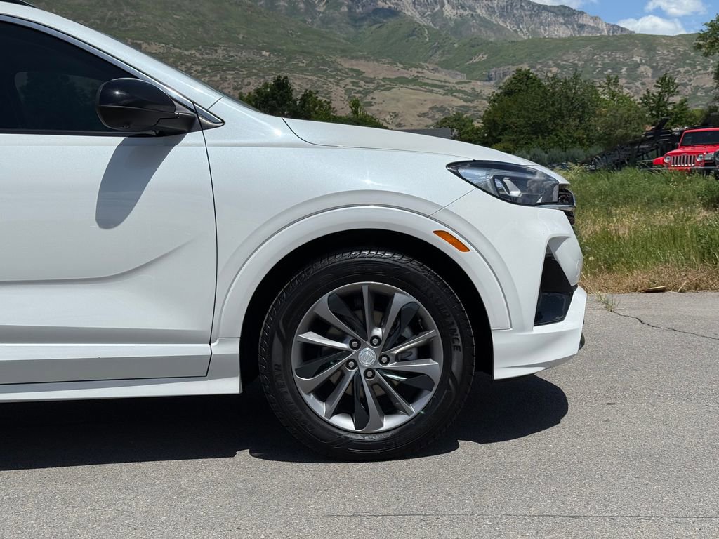 Used 2021 Buick Encore GX Essence w/ Advanced Technology Package FWD image 3