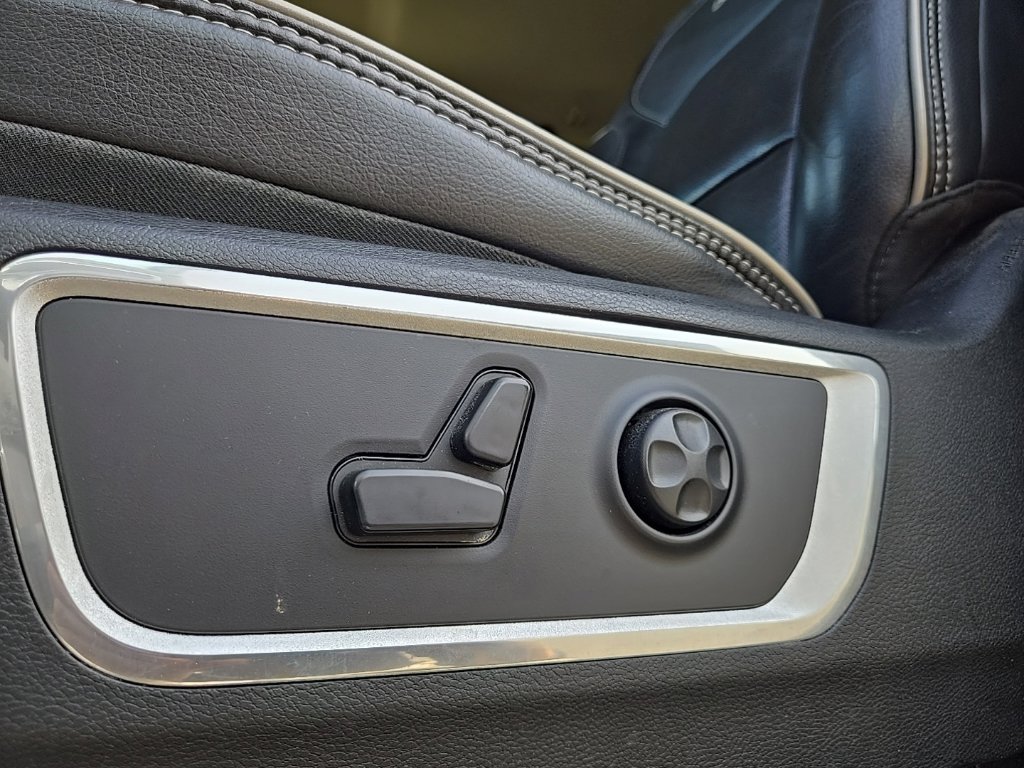 Used 2019 RAM 1500 Laramie AWD/4WD image 30