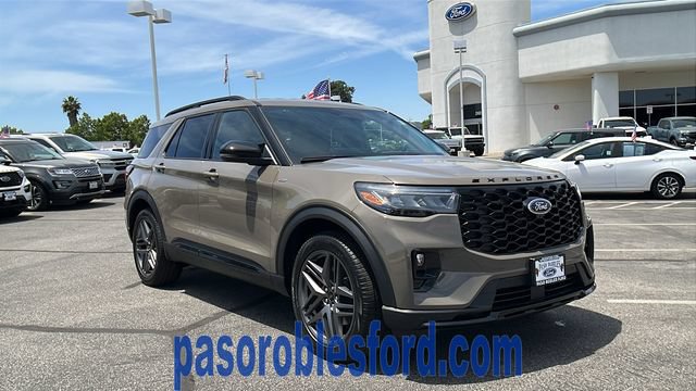 New 2026 Ford Explorer ST-Line w/ ST-Line Street Pack RWD image 1