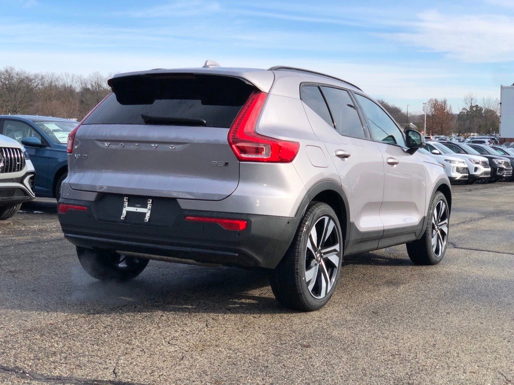 New 2026 Volvo XC40 B5 Ultra w/ Protection Package Premier AWD/4WD image 6