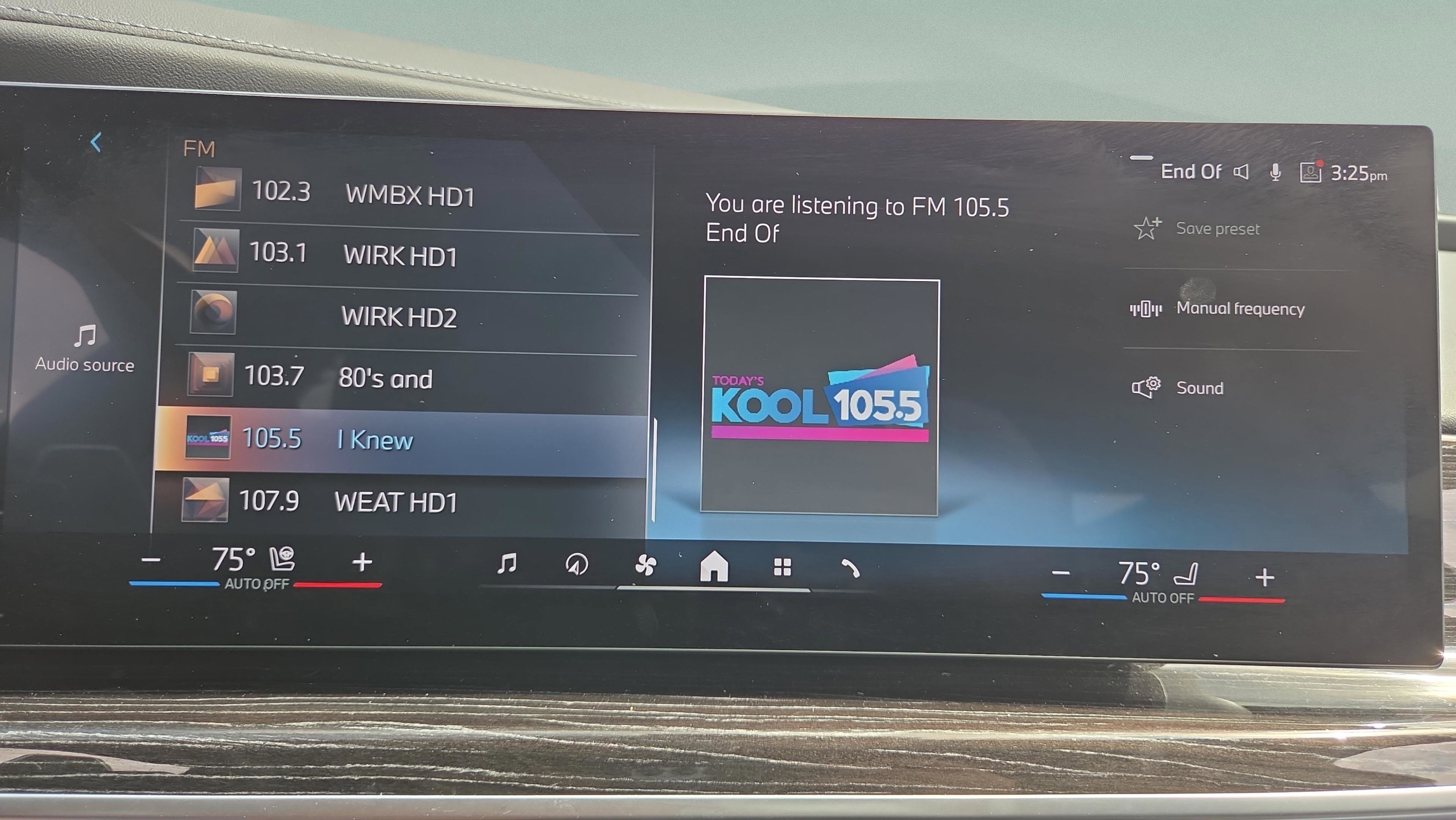 Certified 2023 BMW 740i RWD image 29