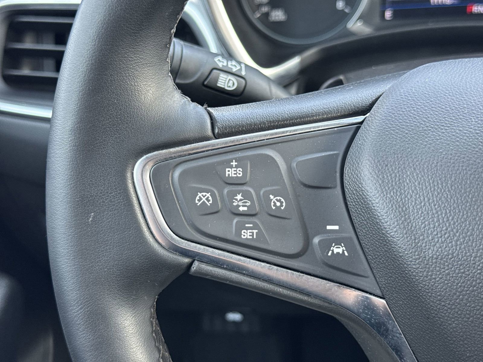 Used 2024 Chevrolet Equinox LT FWD image 19