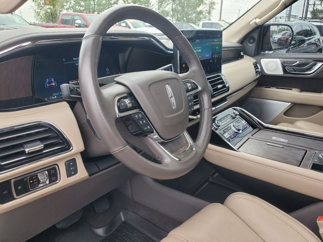 Used 2024 Lincoln Navigator L Reserve w/ Equipment Group 201A AWD/4WD image 10