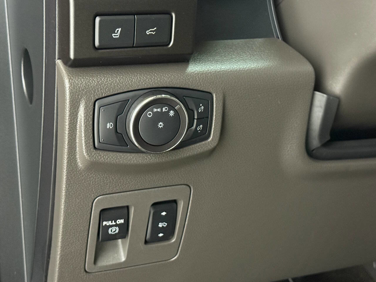 Used 2019 Ford Expedition Limited w/ Driver Assistance Package RWD image 56