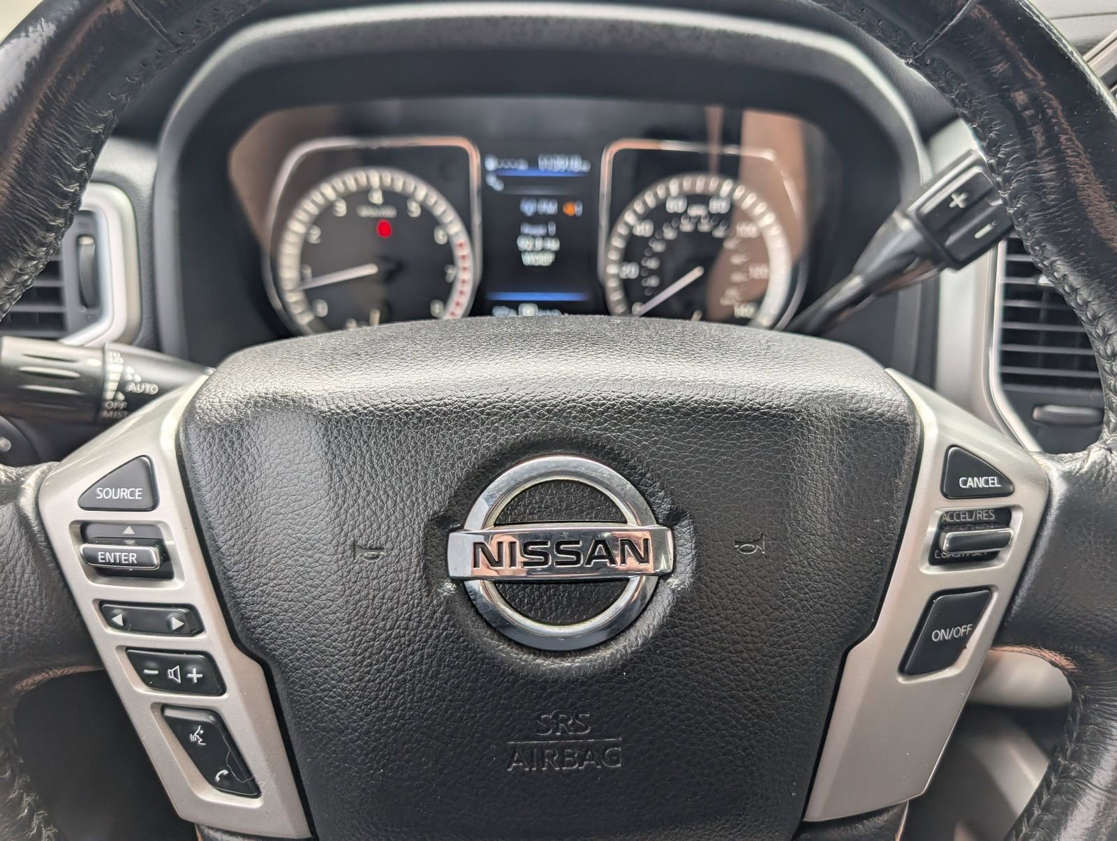 Used 2019 Nissan Titan SV w/ SV Convenience Package image 21