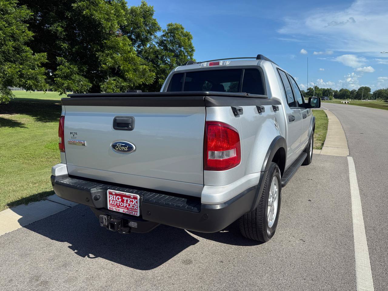 Used 2010 Ford Explorer Sport Trac XLT RWD image 10