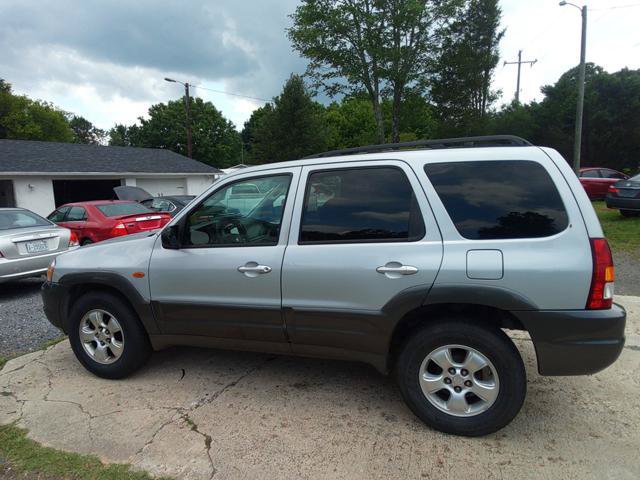 Used 2004 MAZDA Tribute LX w/ Luxury Pkg FWD image 3