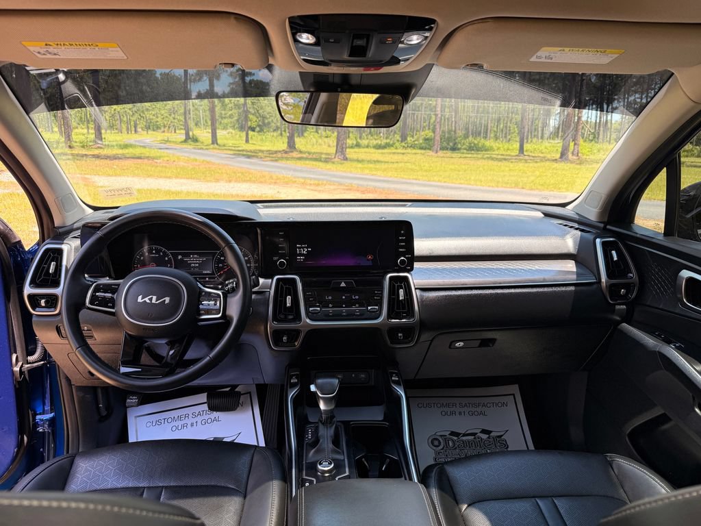 Used 2023 Kia Sorento S w/ Panoramic Sunroof Package FWD image 14