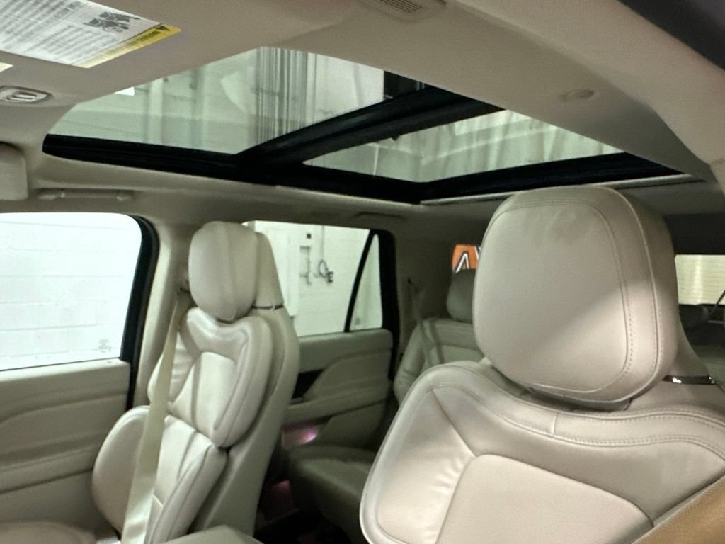 Used 2019 Lincoln Navigator Reserve AWD/4WD image 37
