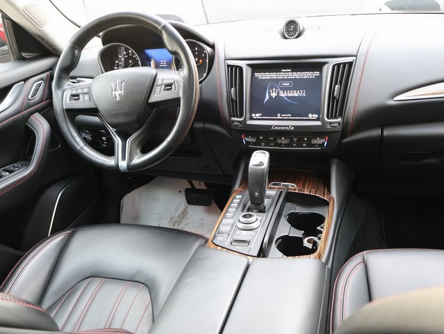 Used 2020 Maserati Levante GranLusso image 17