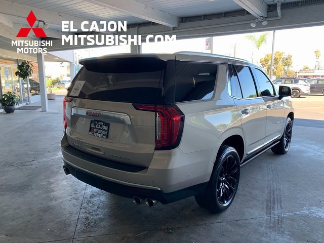 Used 2023 GMC Yukon Denali w/ Denali Reserve Package image 3