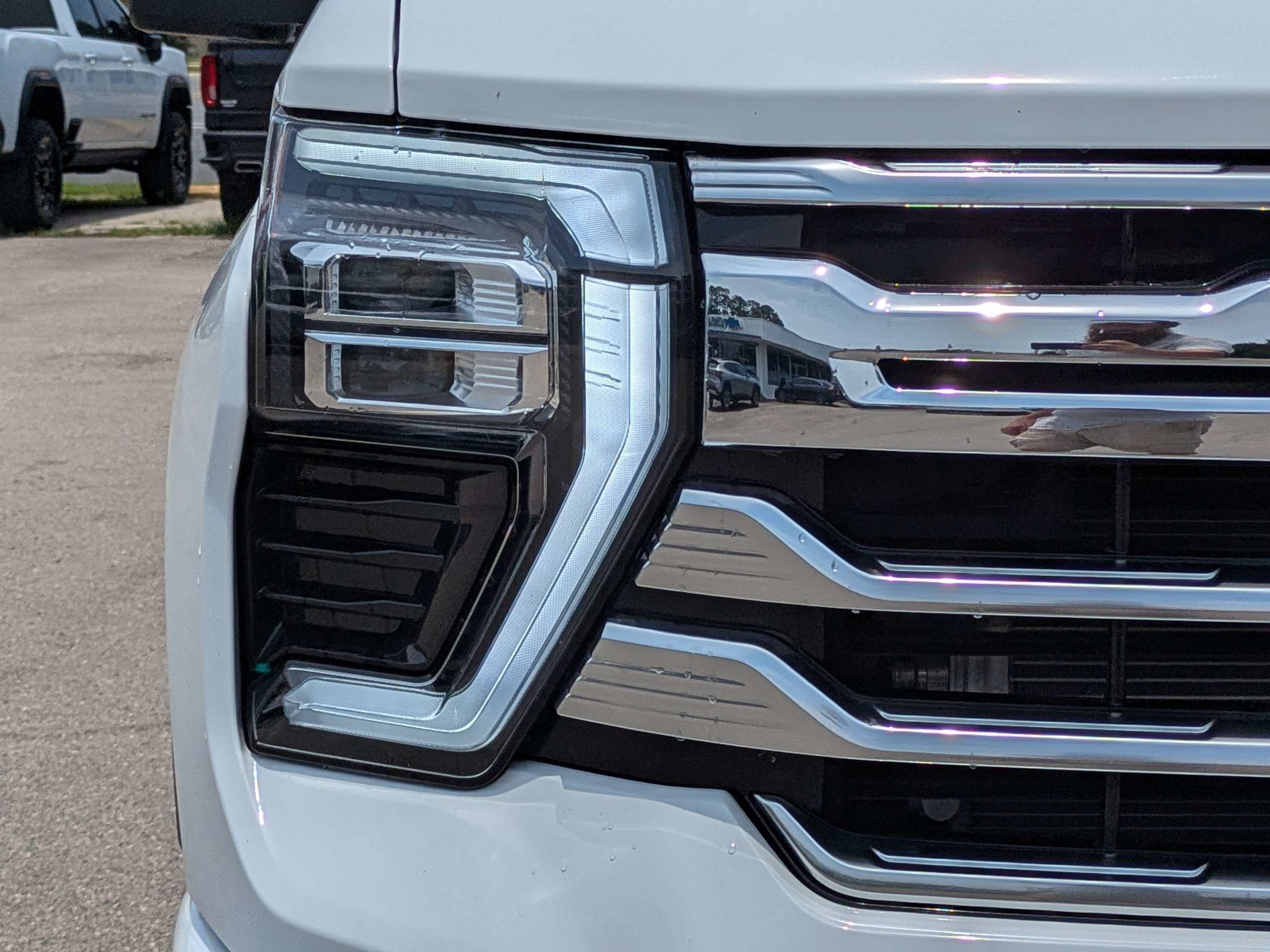 Used 2025 Chevrolet Silverado 3500 High Country w/ High Country Premium Package AWD/4WD image 10