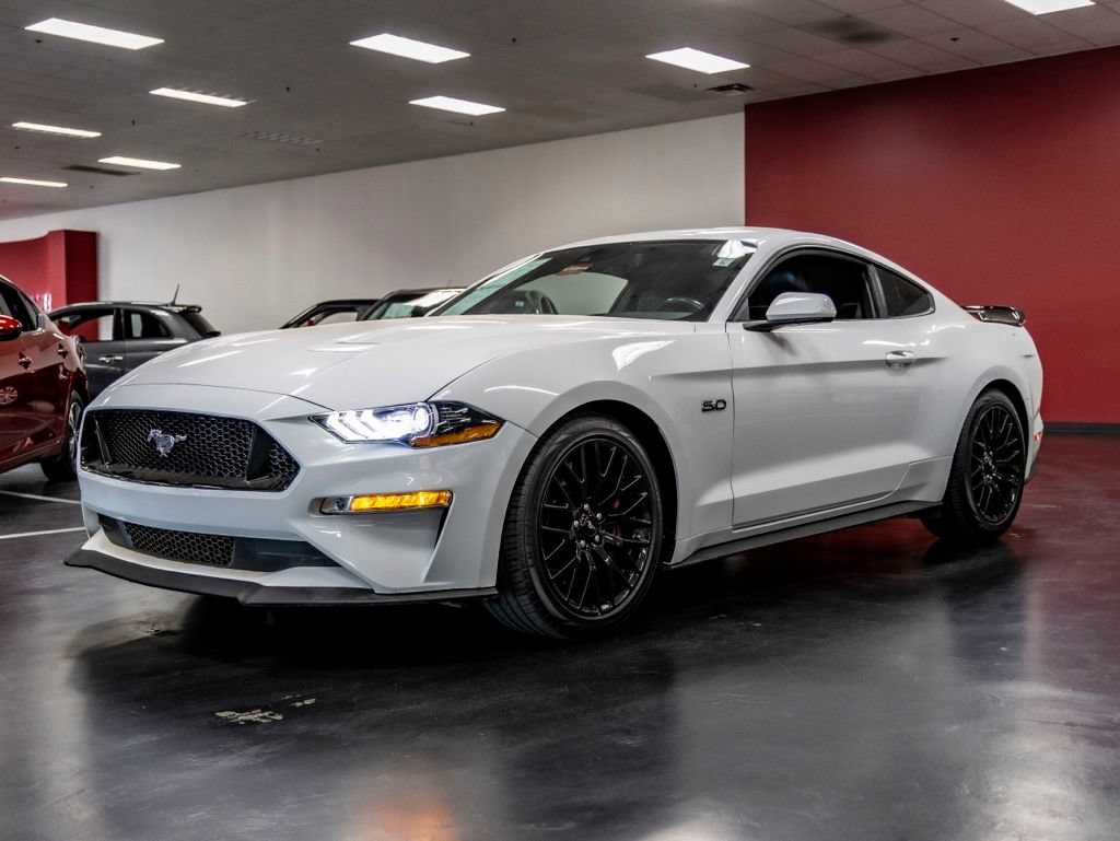 Used 2021 Ford Mustang GT Premium w/ GT Performance Package RWD image 3