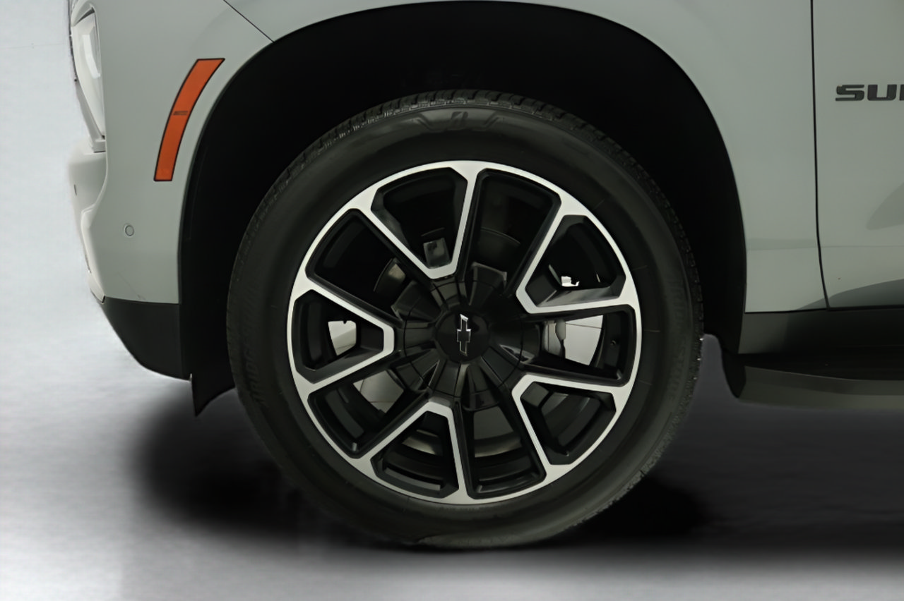 Used 2026 Chevrolet Suburban RST RWD image 27