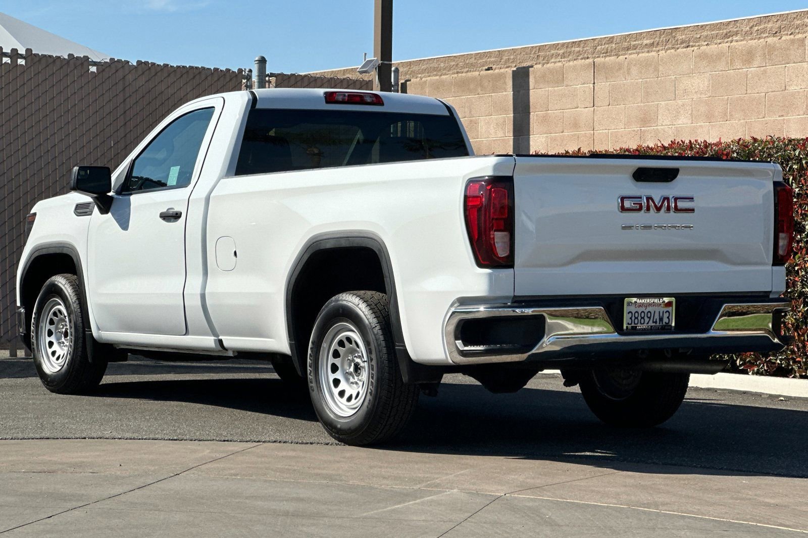 Used 2023 GMC Sierra 1500 Pro w/ Convenience Package image 6
