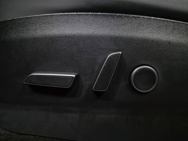 Used 2021 Tesla Model Y Performance image 29