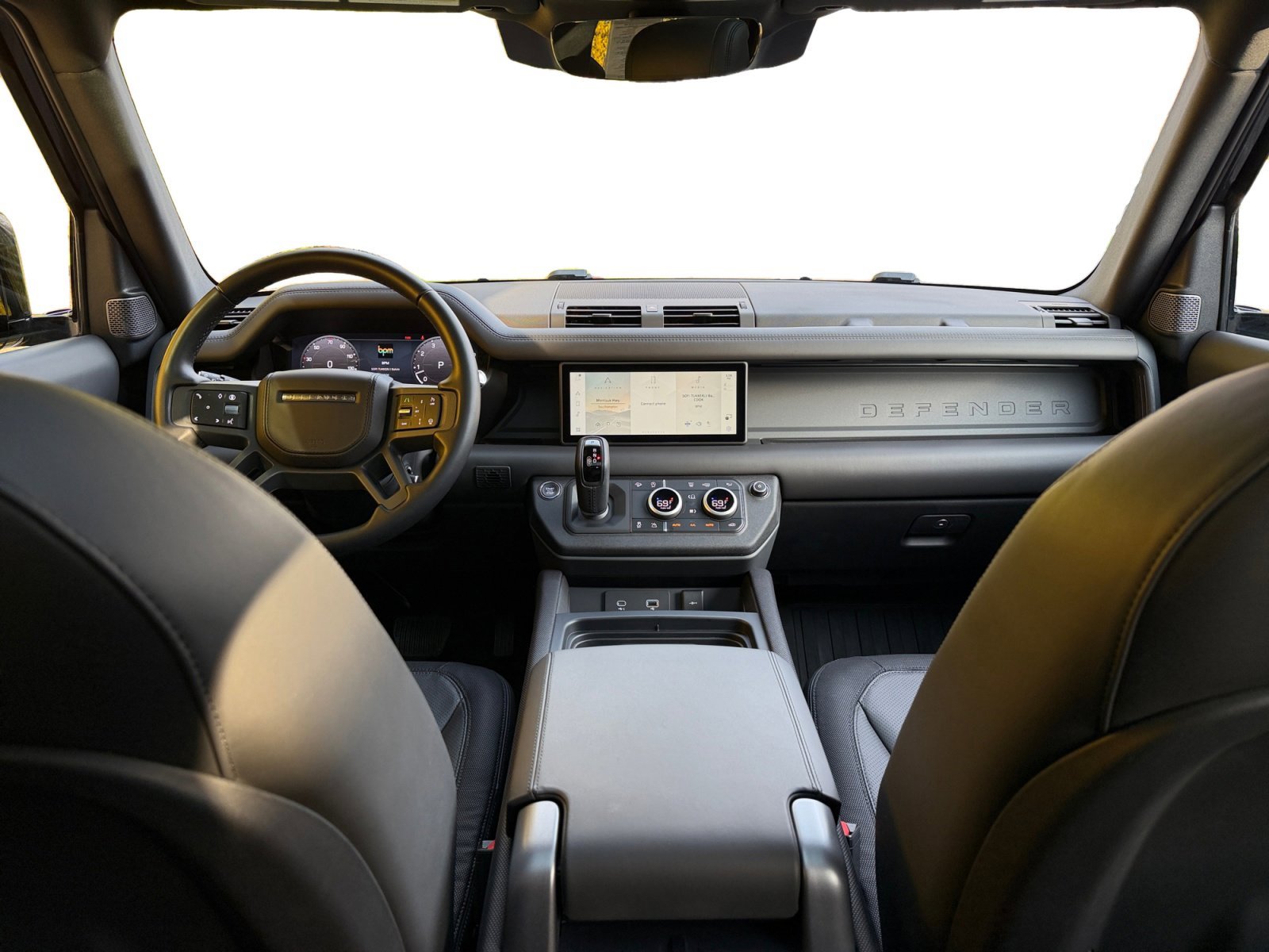 Certified 2024 Land Rover Defender 110 X-Dynamic SE image 19