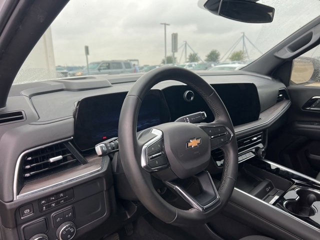 Used 2025 Chevrolet Suburban LS image 5