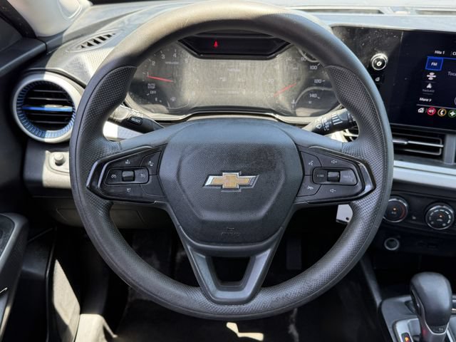 Used 2024 Chevrolet Trax LS w/ LS Convenience Package FWD image 12