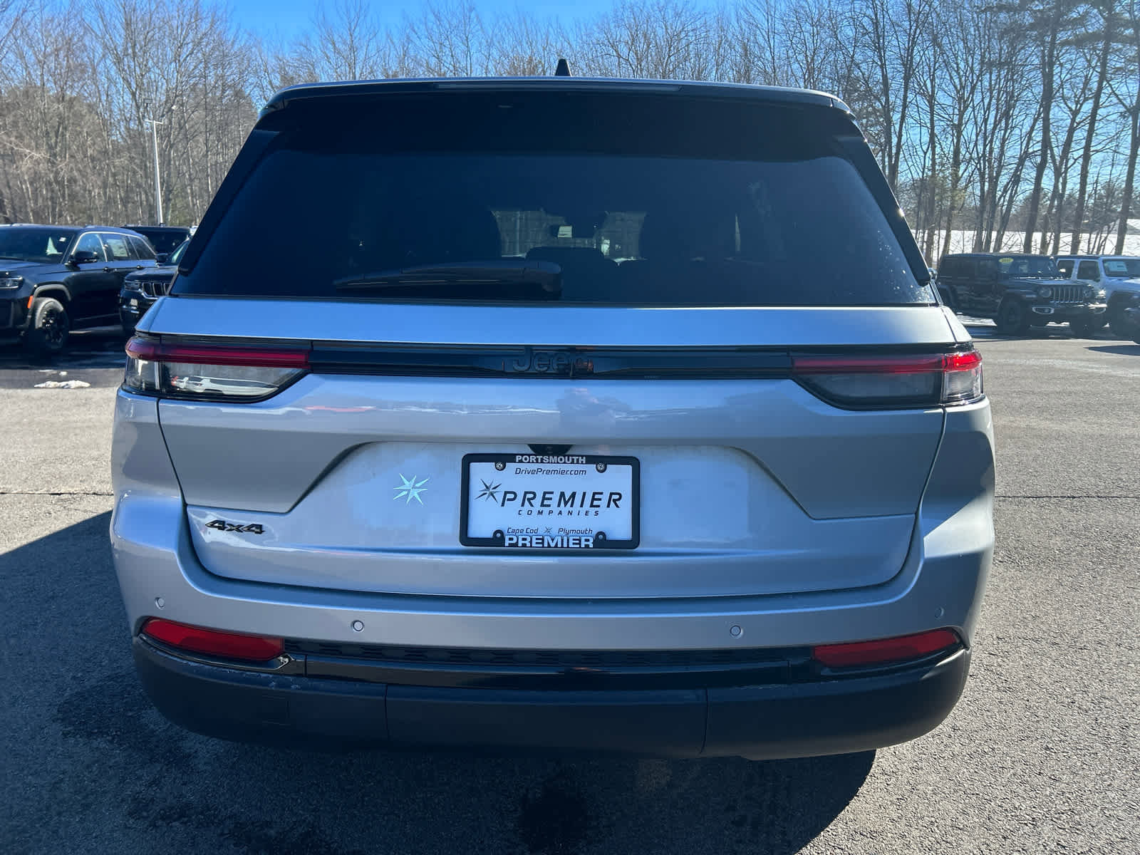 Used 2025 Jeep Grand Cherokee Altitude image 7