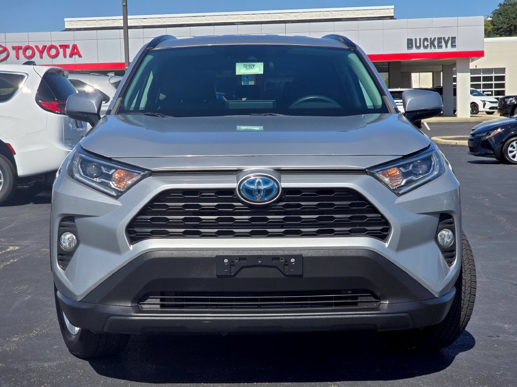 Used 2020 Toyota RAV4 XLE AWD/4WD image 3