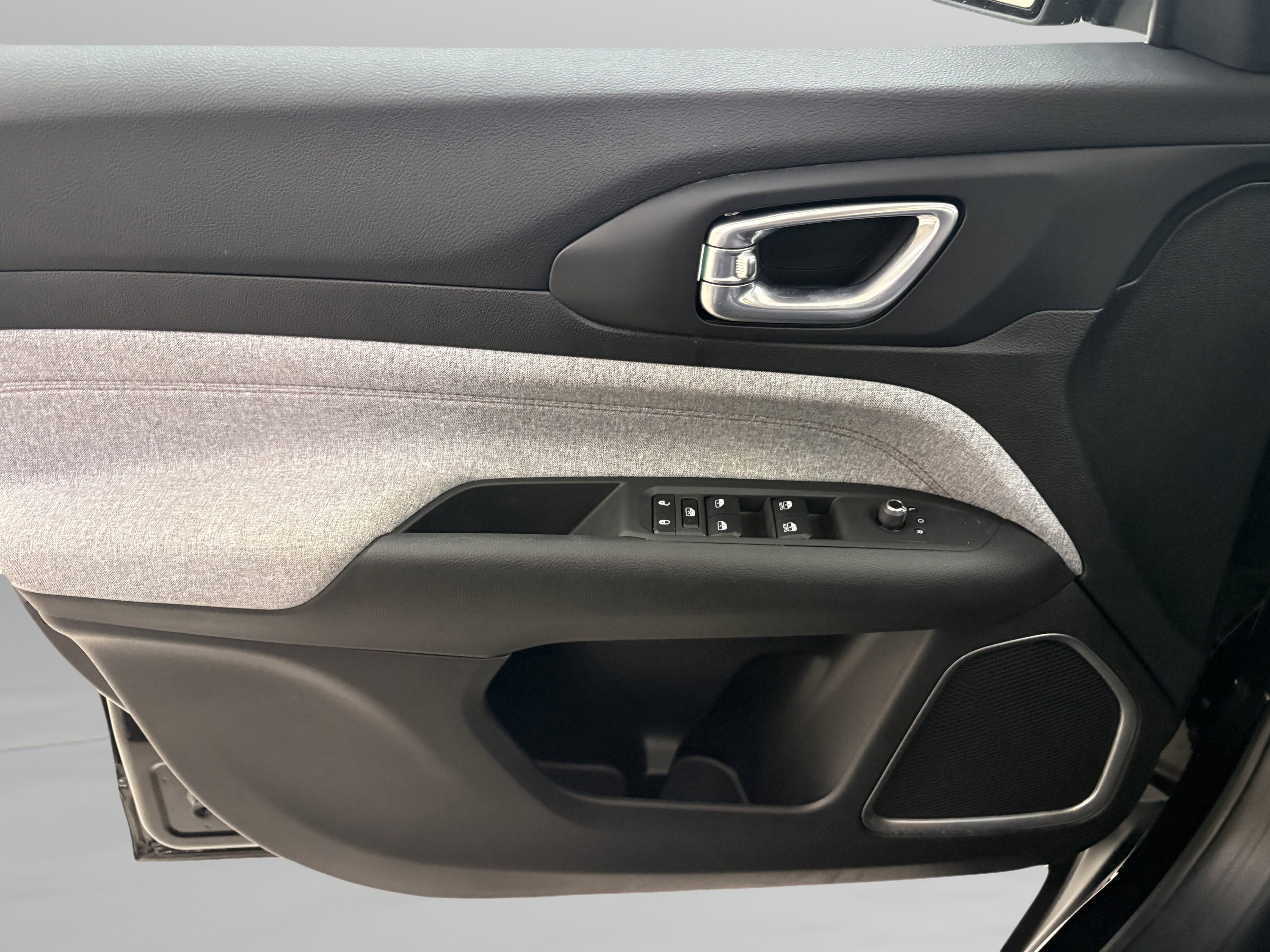 Used 2024 Jeep Compass Latitude image 26