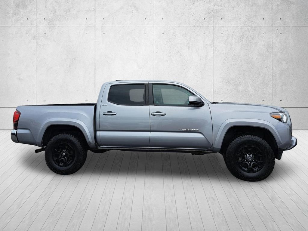 Used 2020 Toyota Tacoma SR5 AWD/4WD image 4