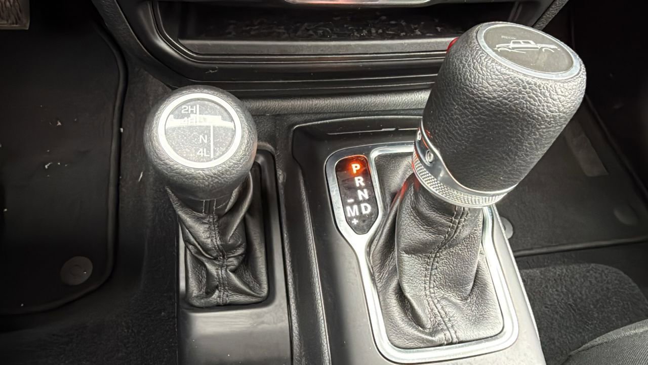 Used 2021 Jeep Gladiator Willys image 20