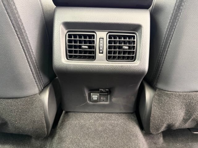 Used 2025 Toyota Camry XLE AWD/4WD image 27